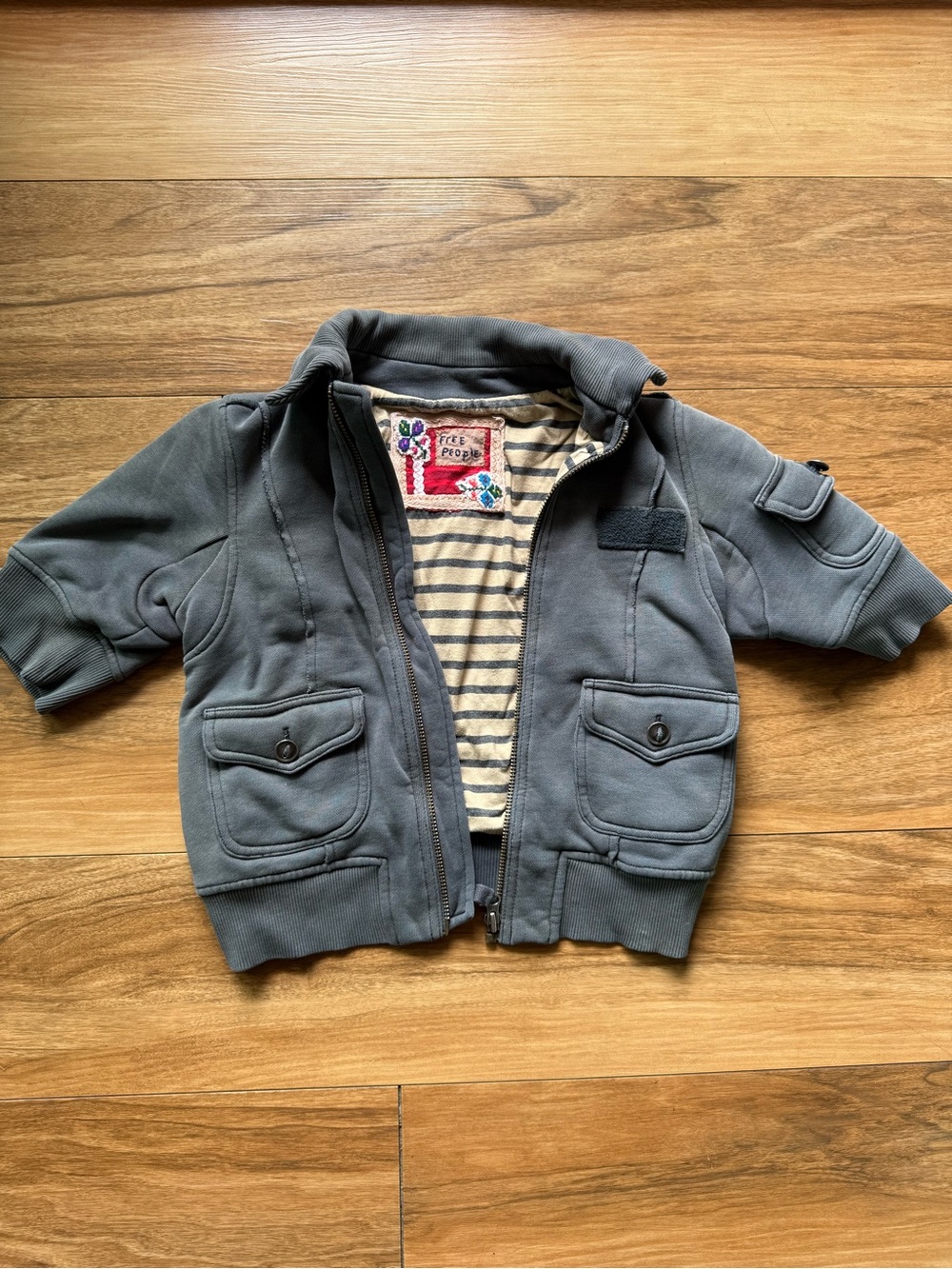 Free People Solid Bomber Jacket Women’s Size 2 Gray Thick Short Sleeve